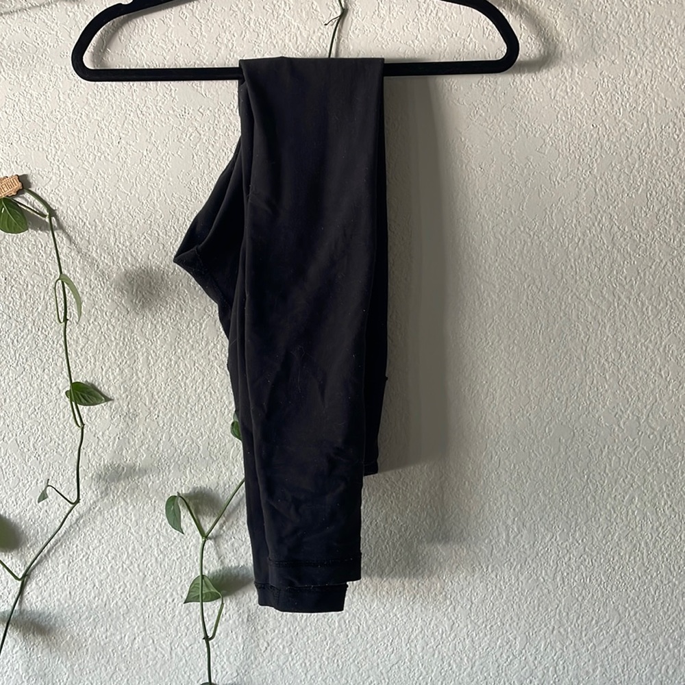 Black lululemon leggings - Size 4